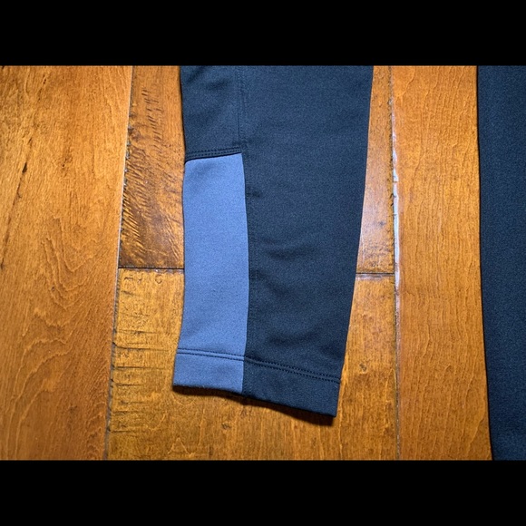 North Face Zip-up Sweater - Picture 6 of 6